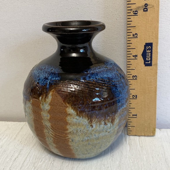 Handcrafted Studio Pottery Vase with Blue and Brown Glaze Artist Signed - Picture 8 of 9